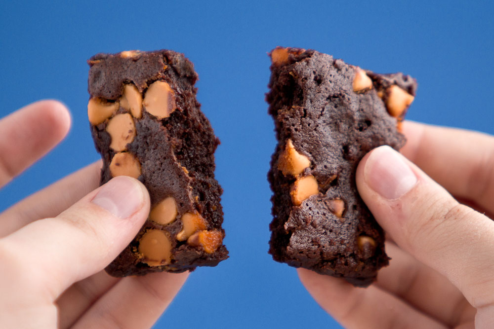 Liz Makes Liz makes brownies with butterscotch chips