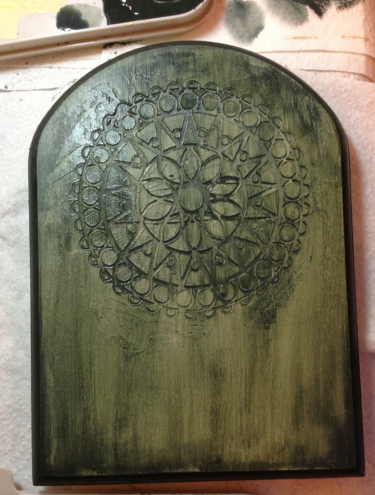 Stenciled and painted Plaque by Denise Clason #rebakahmeier #stencil