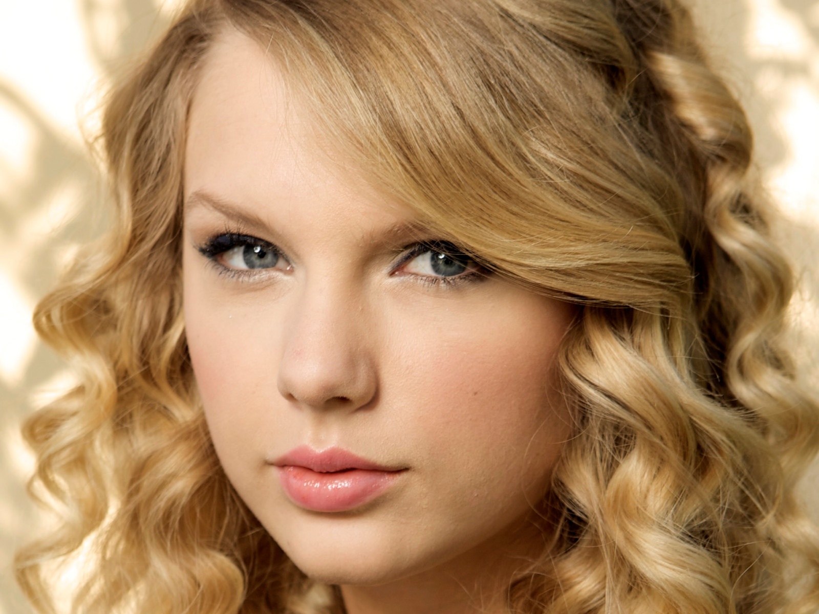 TROPELIAS Taylor Swift