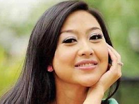Aimee Saras rilis single perdana "To NY" Aimee Saras rilis single perdana "To NY"