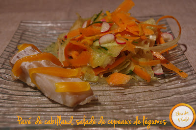 Pavé de cabillaud et salade de copeaux de légumes