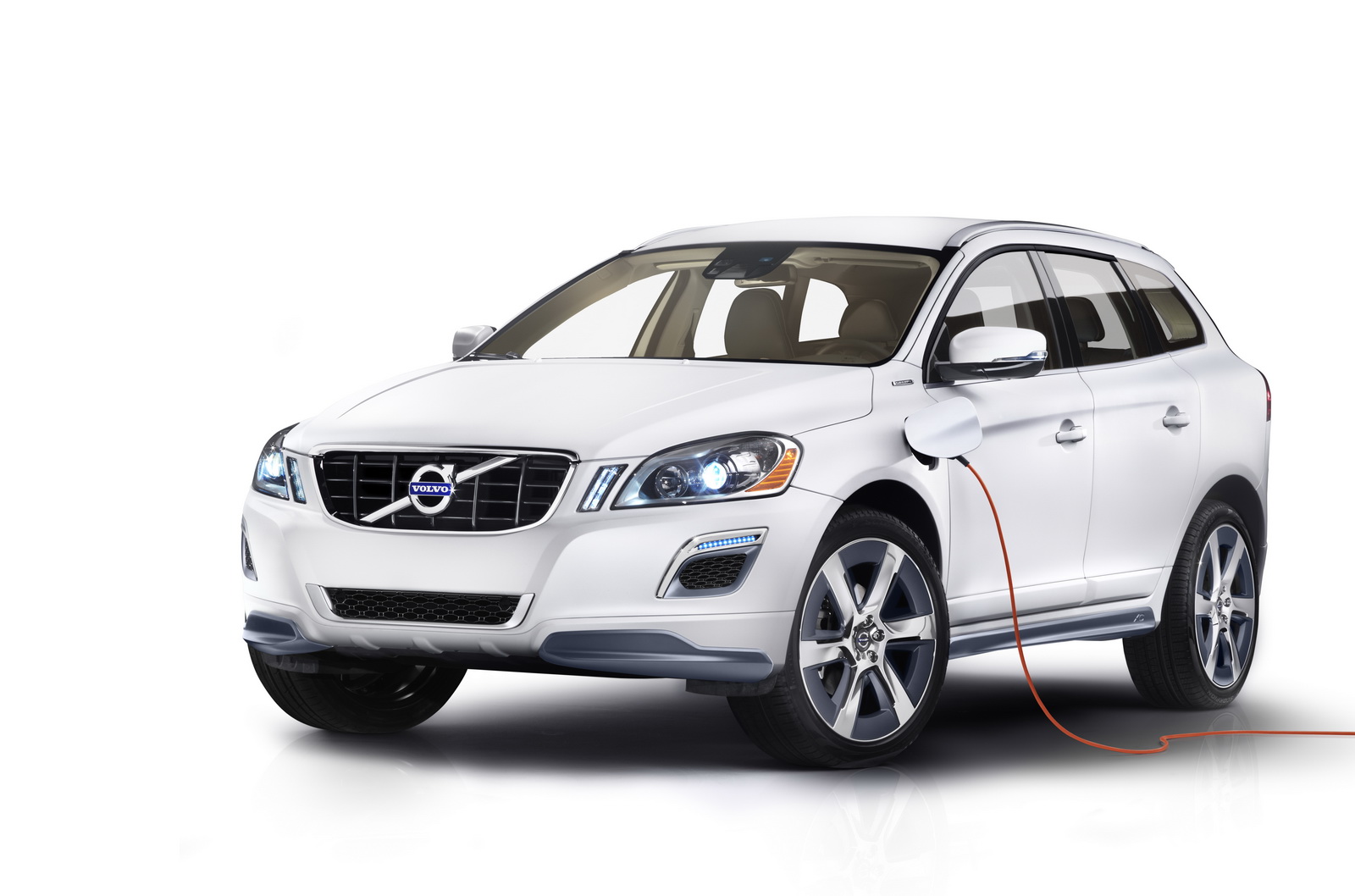 Volvo XC60 Plugin Hybrid Concept a unique blend of gasoline and electric power