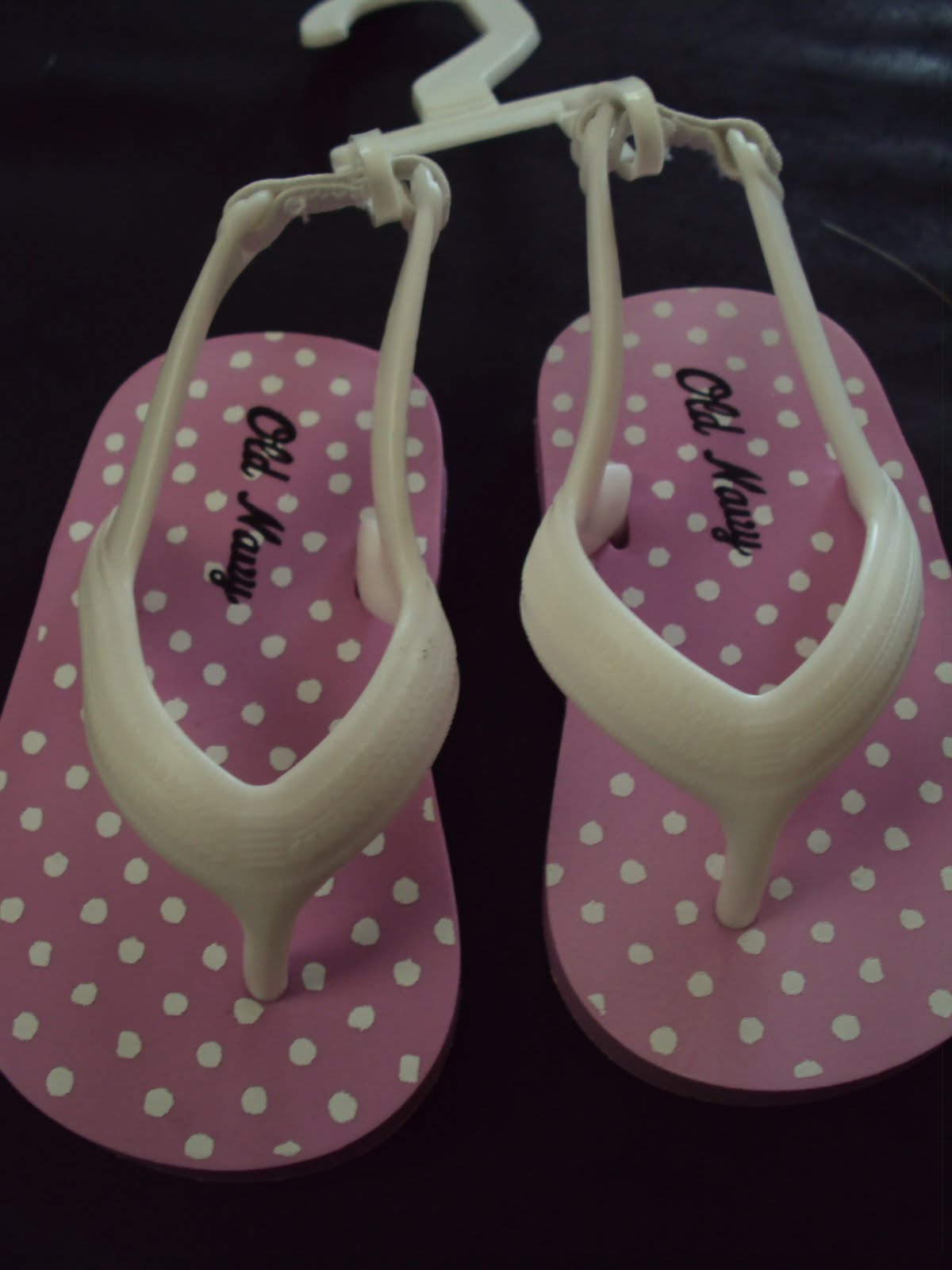 plastic bit between toes on flip flops