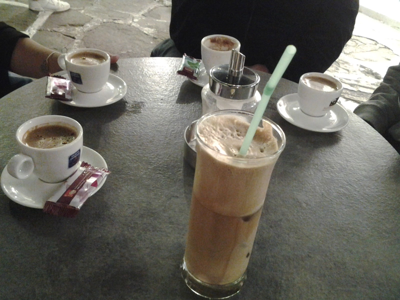 Bir çocuğun tatilinde milkshake nasıl çıkarılır Bir çocuğun tatilinde milkshake nasıl çıkarılır