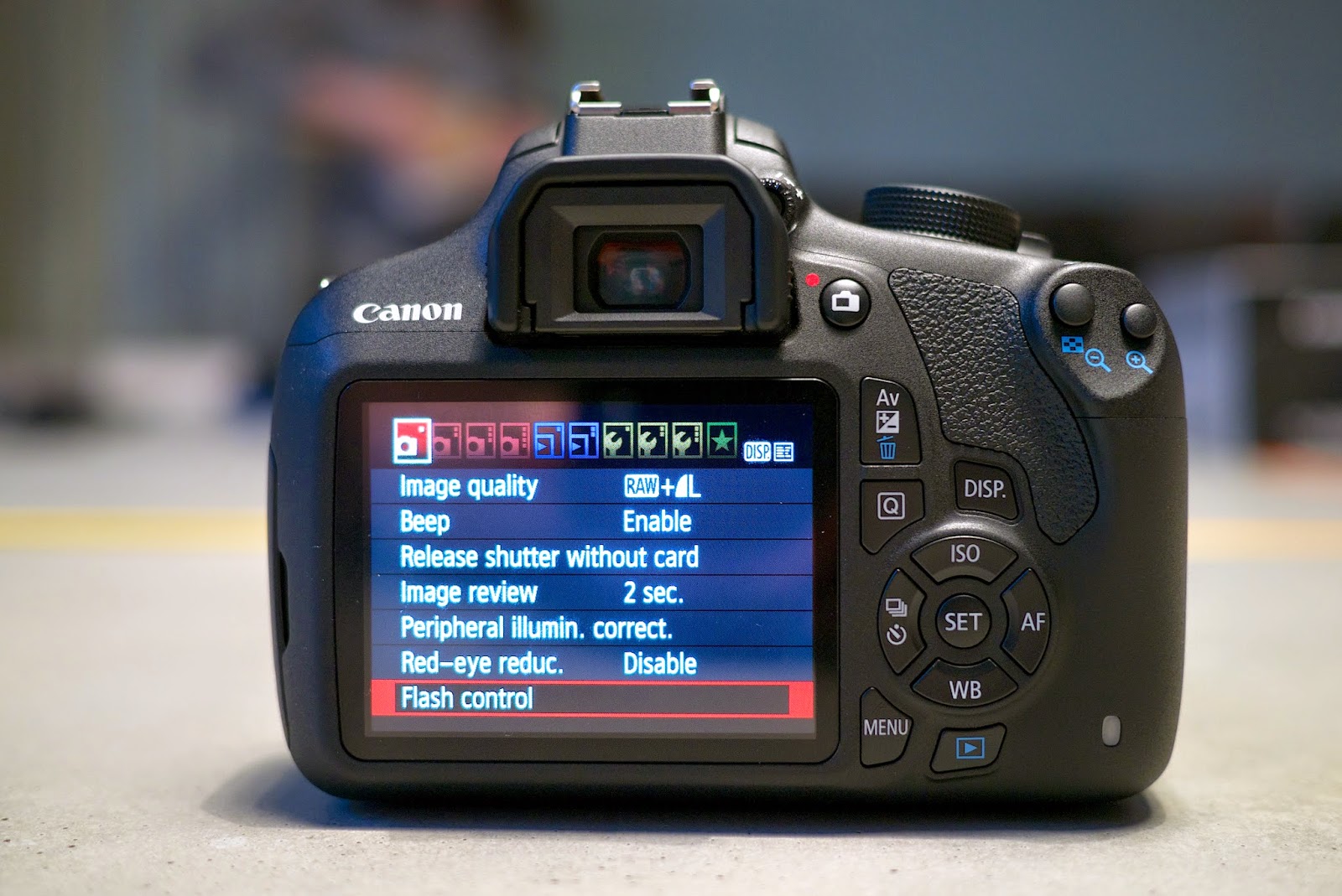 Review of Canon EOS 1200D. Info on Cameras and Camera Dealers in India.