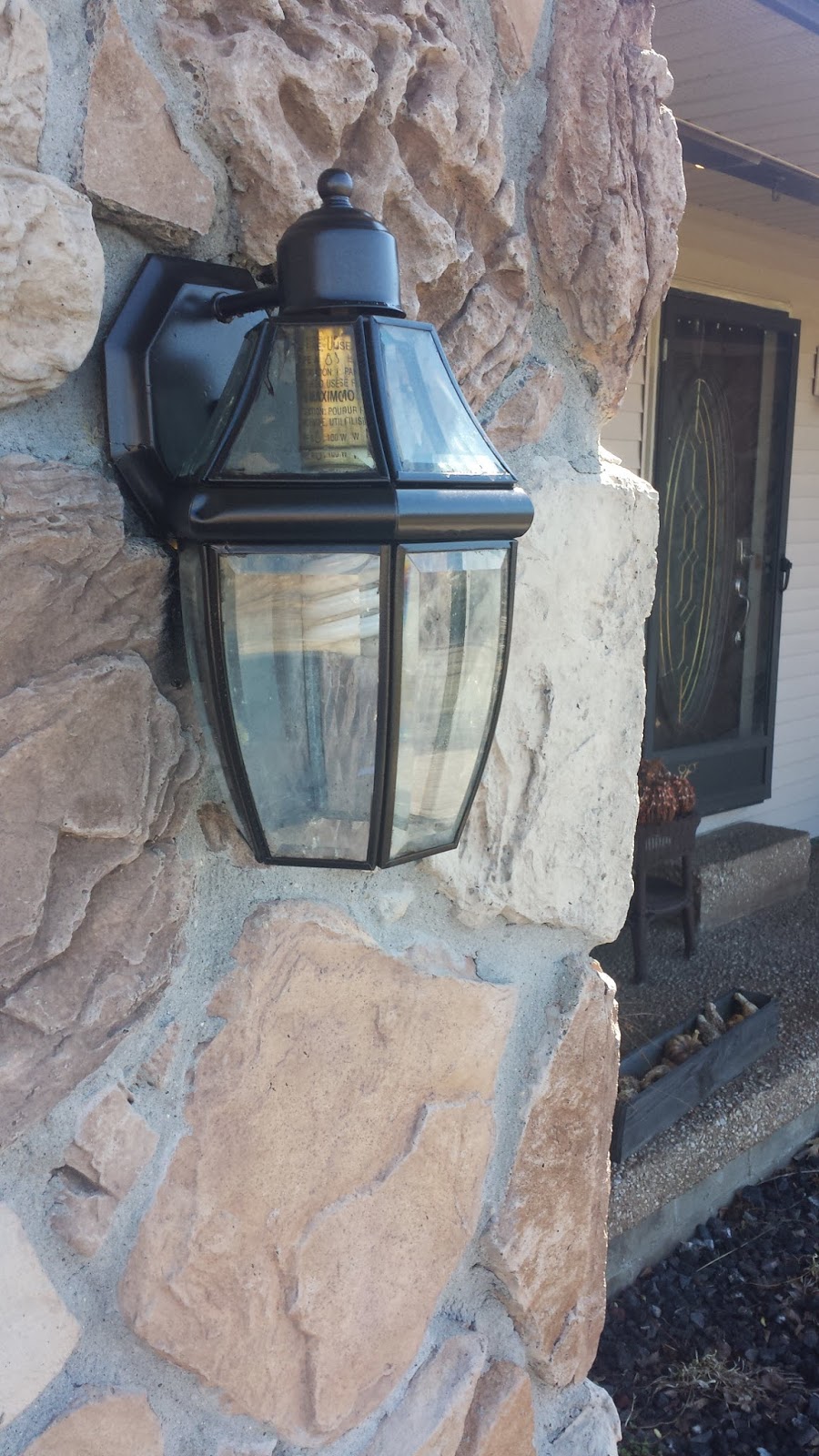 Mrs. Do It Herself How To Spray Paint Outdoor Lights