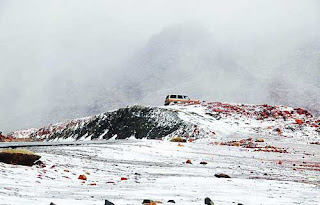 نقره لتكبير أو تصغير الصورة ونقرتين لعرض الصورة في صفحة مستقلة بحجمها الطبيعي