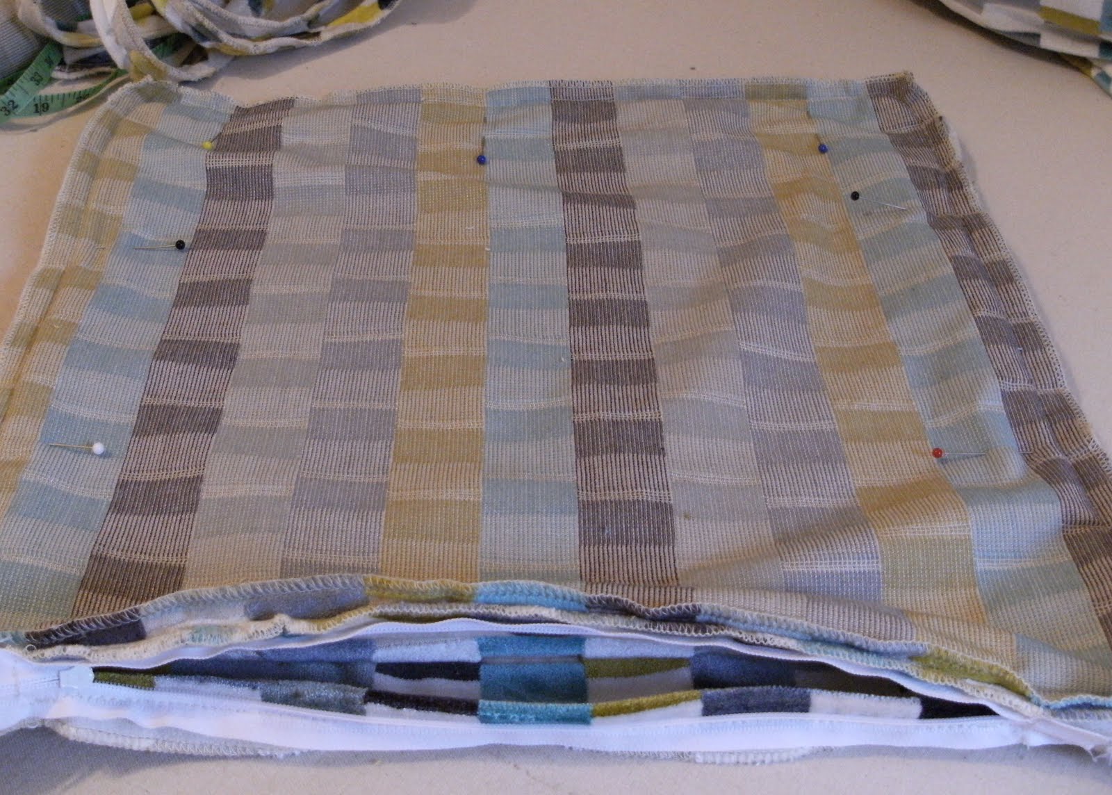 Sew Good by Deborah Good Sew a classic piped cushion cover a tutorial.