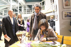 Lansarea romanului AICI E DINCOLO la Chișinău (noiembrie, 2012)