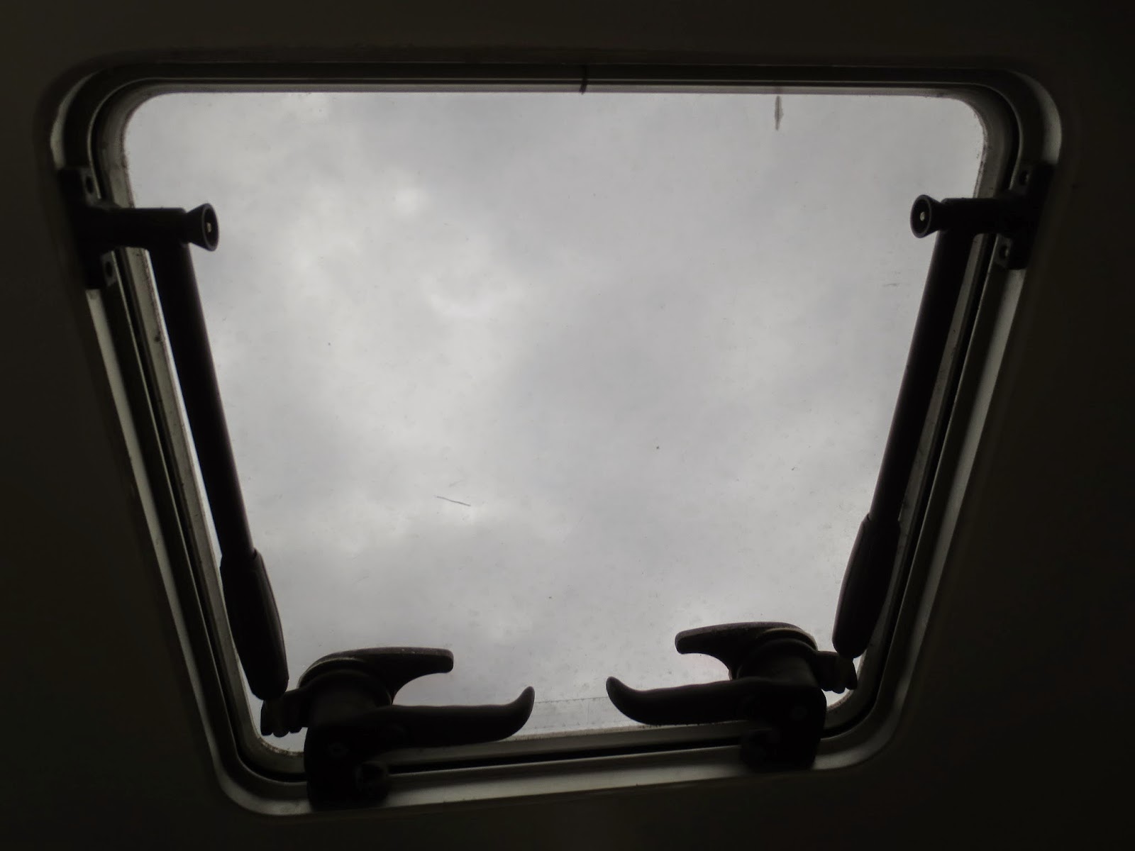 Viviendo a Pesar de la Crisis: Barco en Dique Seco