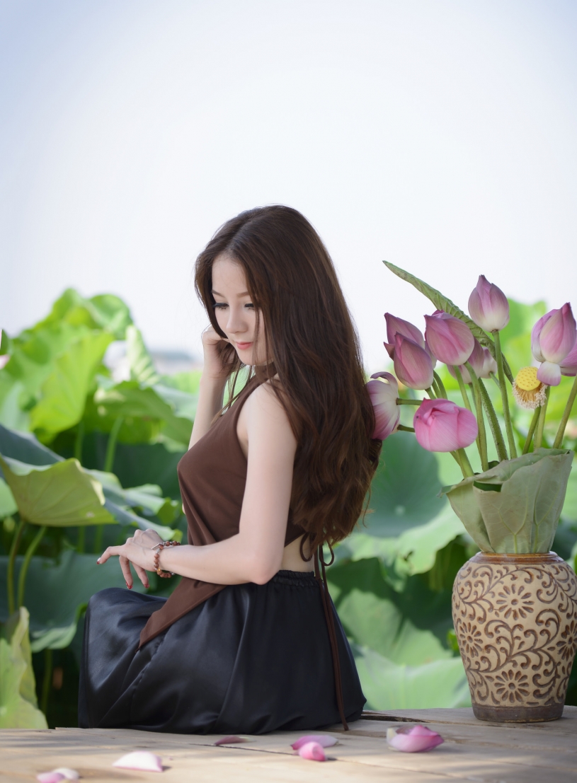 Về với làng sen quê em