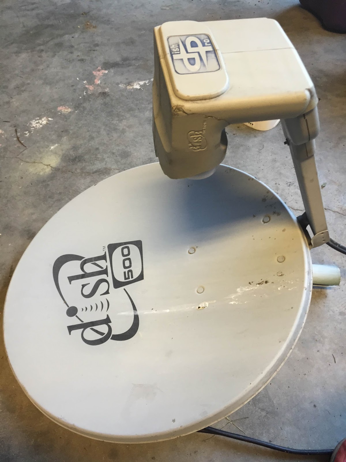 DIY Sunday Satellite Dish Bird Bath The Dabbling Crafter