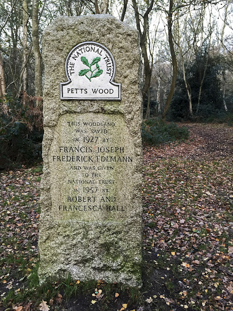 Edlmann memorial, Petts Wood. November 2015 Edlmann memorial, Petts Wood. November 2015