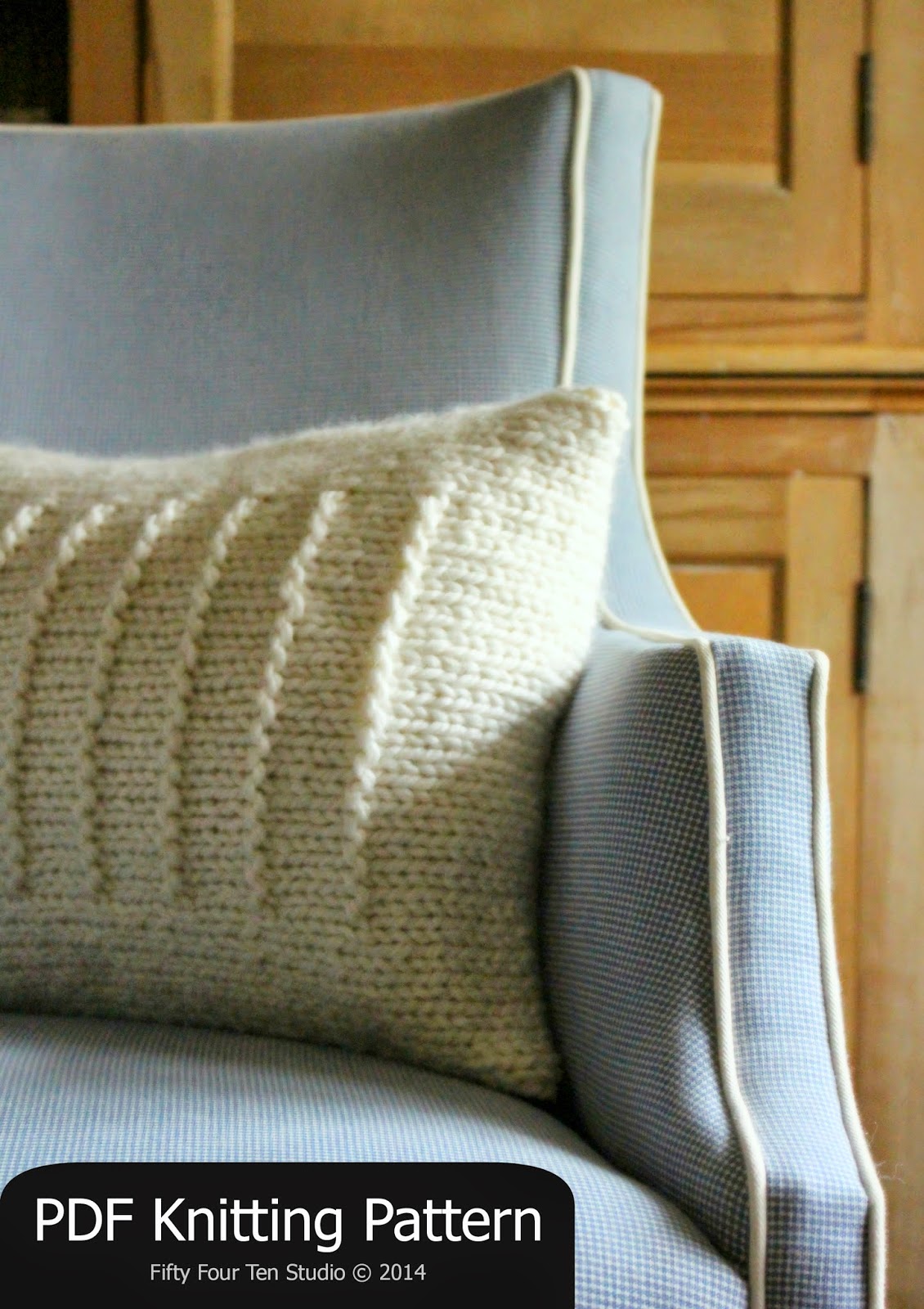 Fifty Four Ten Studio Knitting with super bulky yarn again! New pillow