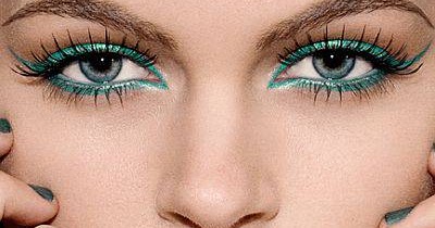 eyeliner styles using colored pencils as eyeliner