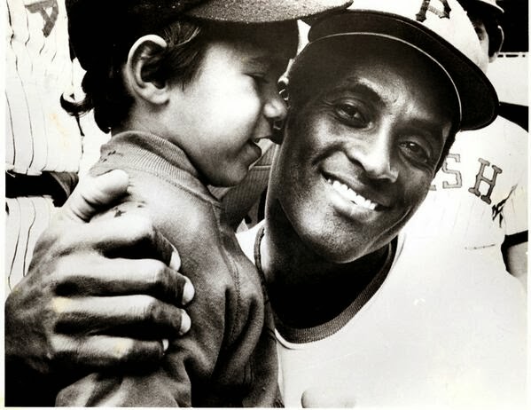 roberto clemente a humanitarian among the sluggers Roberto clemente and the pirates robero clemente - among his many talents major league baseball’s humanitarian award is named the roberto clemente award. roberto clemente a humanitarian among the sluggers Roberto clemente and the pirates robero clemente - among his many talents major league baseball’s humanitarian award is named the roberto clemente award.
