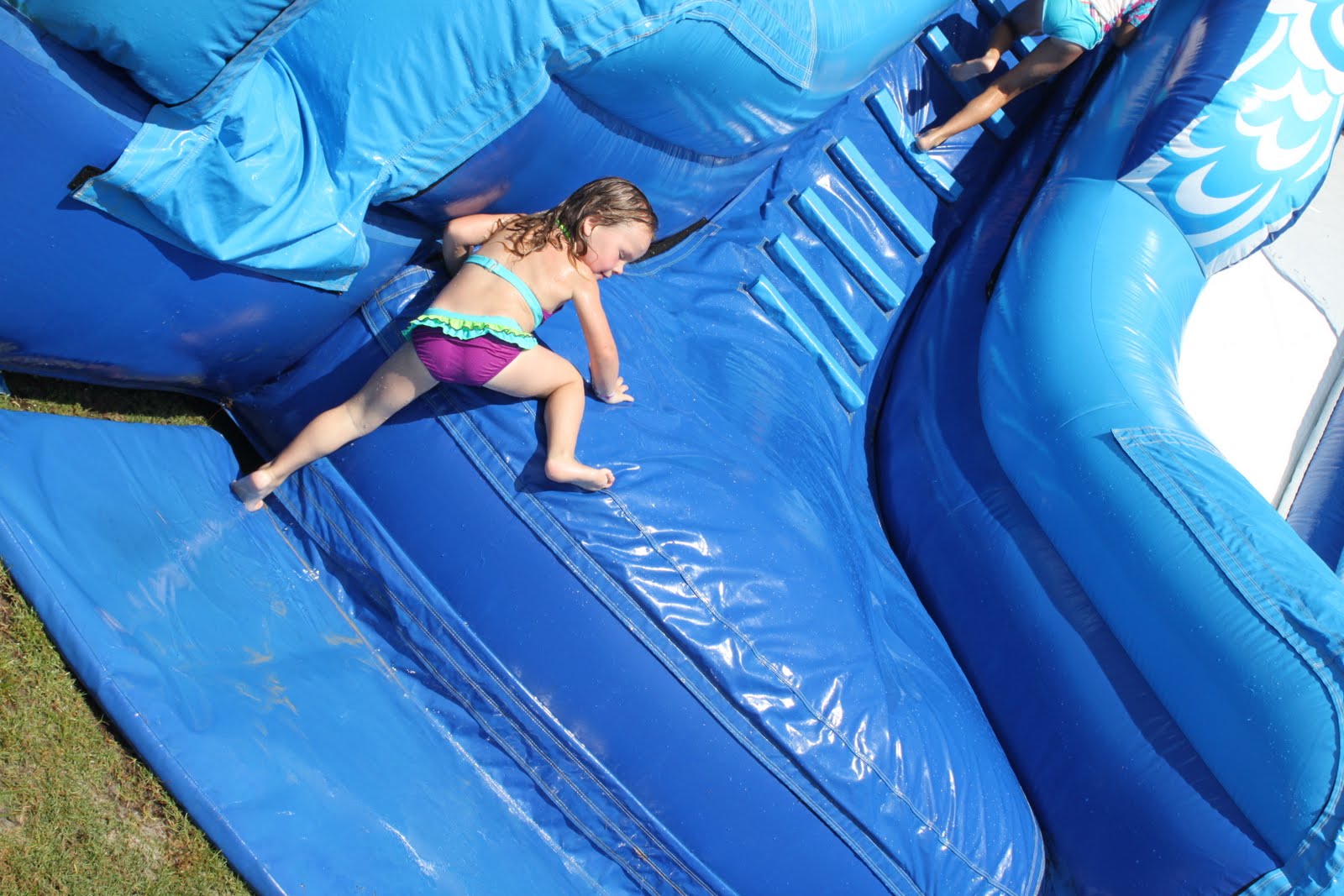 Mojoy Water slide, baby!