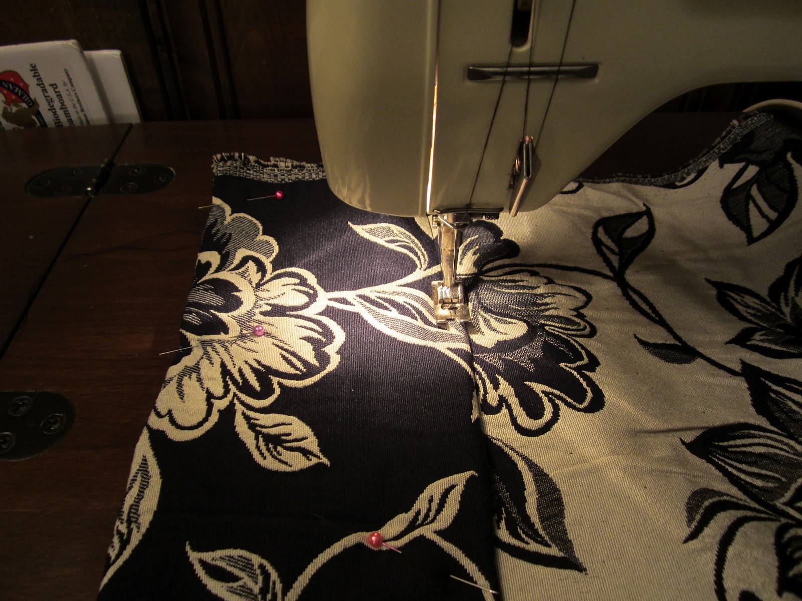 Jenny's Home Decor How to make a two sided fabric valance.