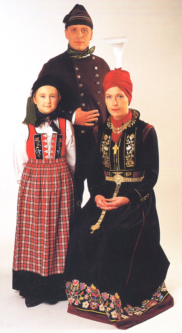 FolkCostume&Embroidery Þjóðbúningurinn, National costumes of Iceland, part 1, Faldbúningur