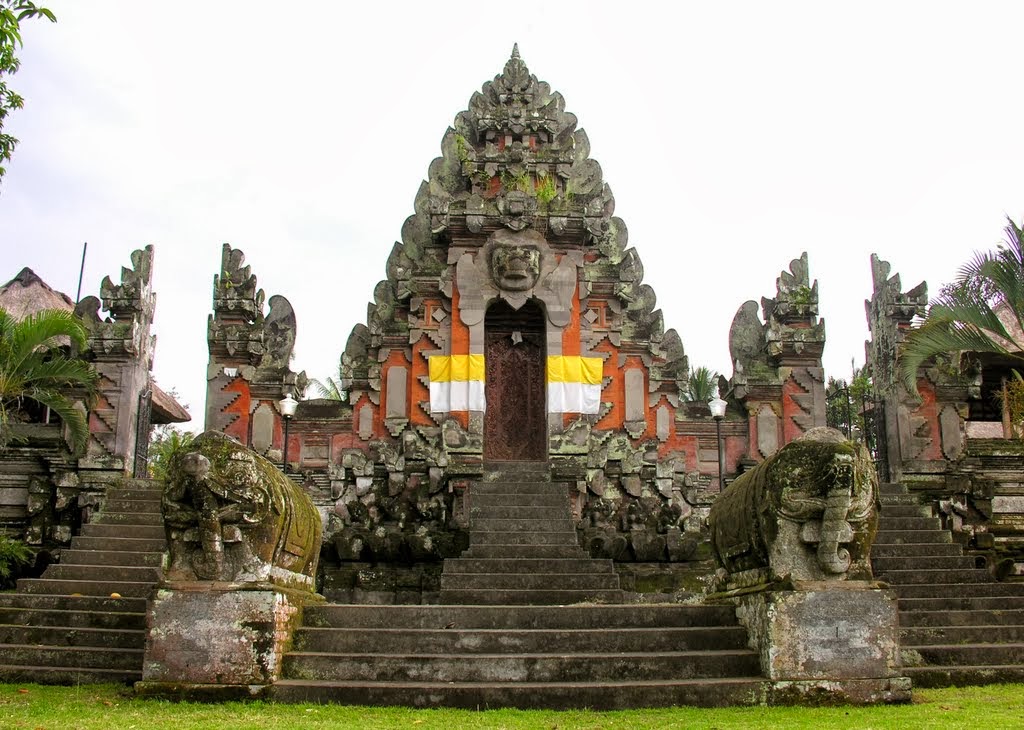Tempat Wisata Di Bali : Pura Pusering Jagat, Bali, Indonesia