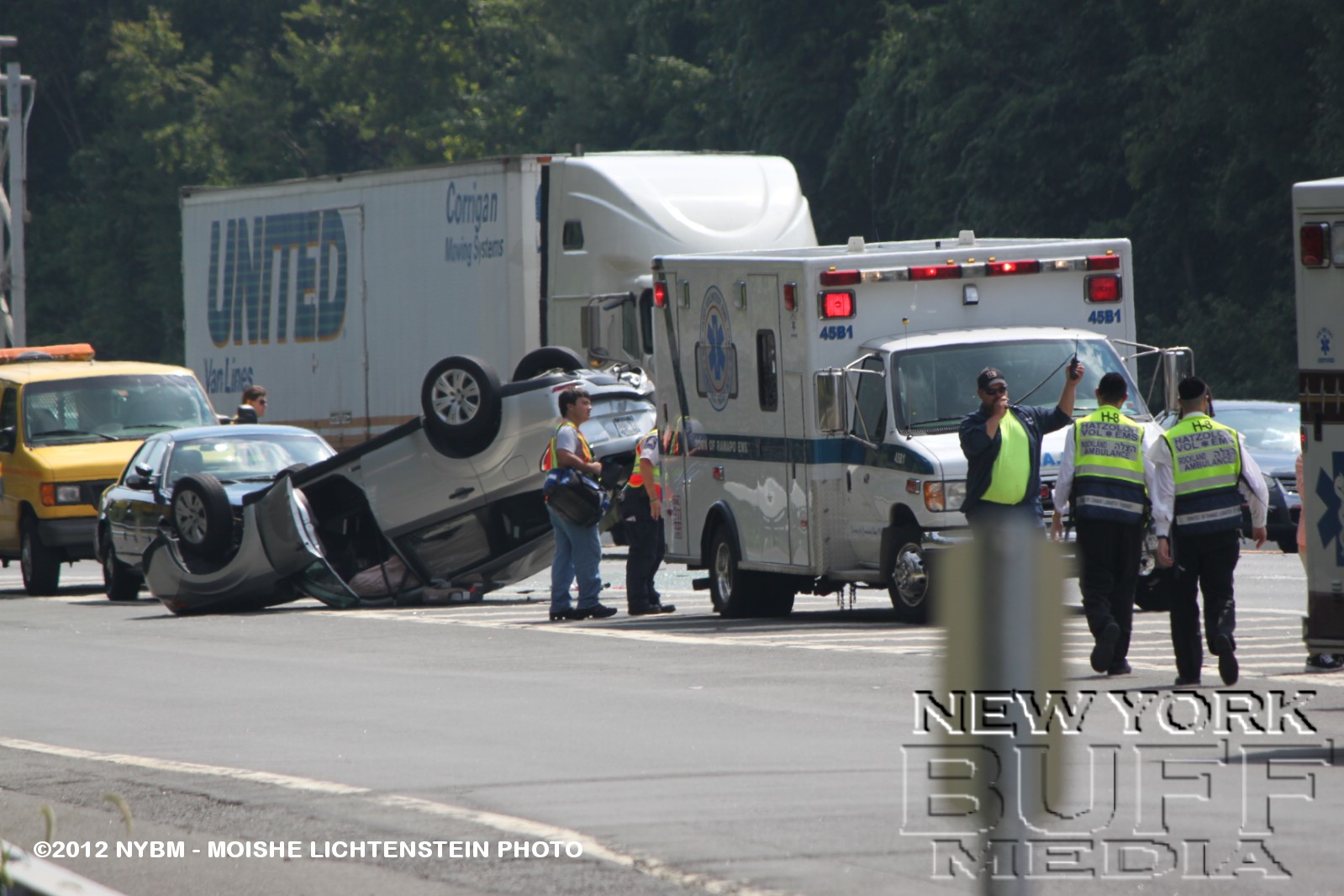 New York Buff Media Overturned Vehicle Caused Major Traffic On The NYS