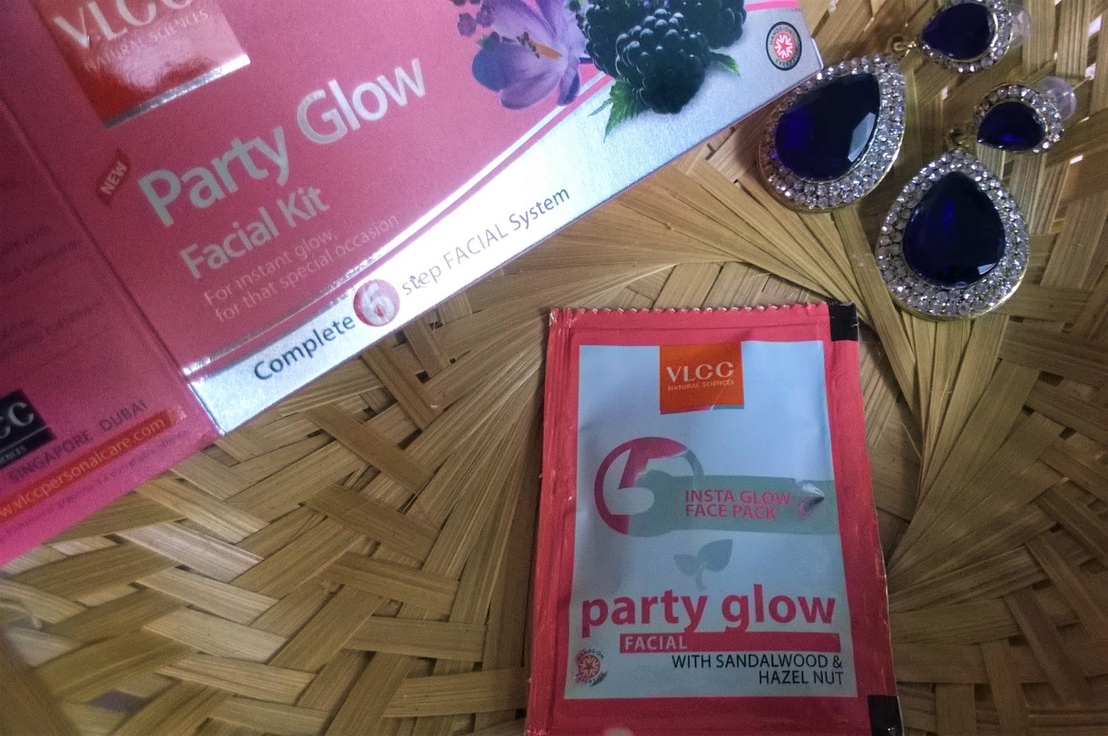 Beauty & Beyond VLCC Party Glow Facial Kit Review & Price