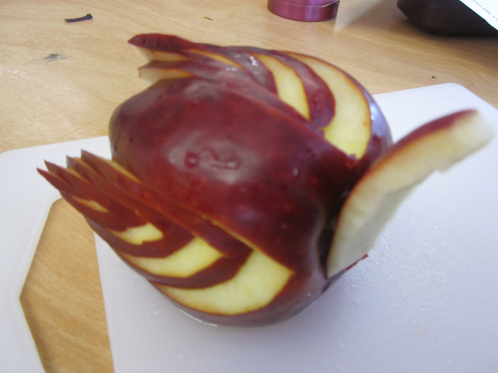 My Yummy Creations Cucumber Shark & Apple Bird (Garnish)