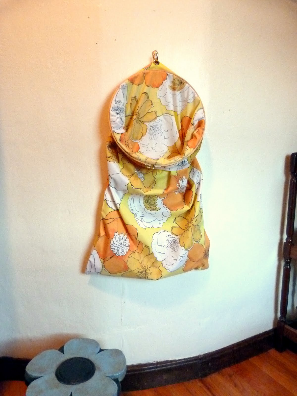 EmmylouBeeDoo! Pillowcase Hamper Tutorial