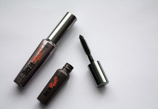 The Extras: Benefit They're Real! Mascara