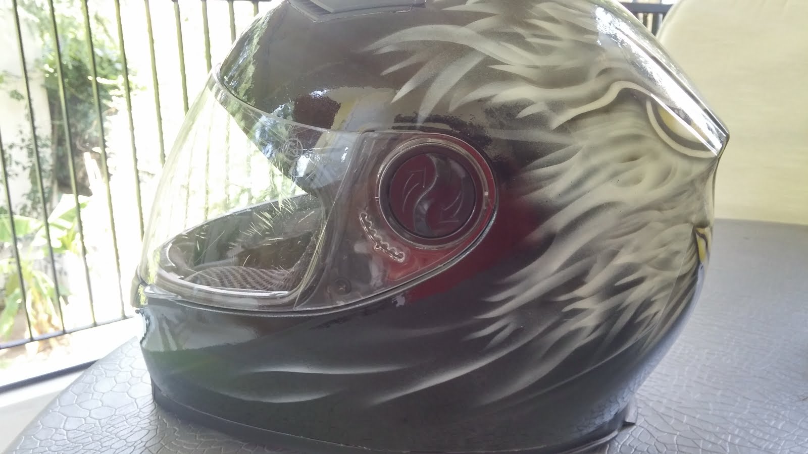 Eagle Airbrush helmet