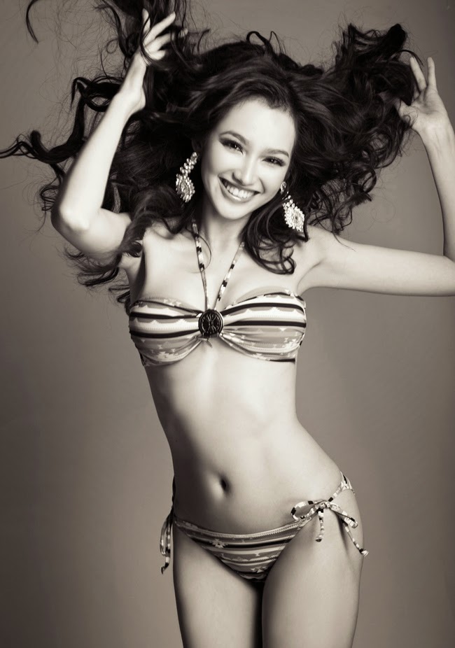 Hoa hậu Việt khoe vòng em sexy