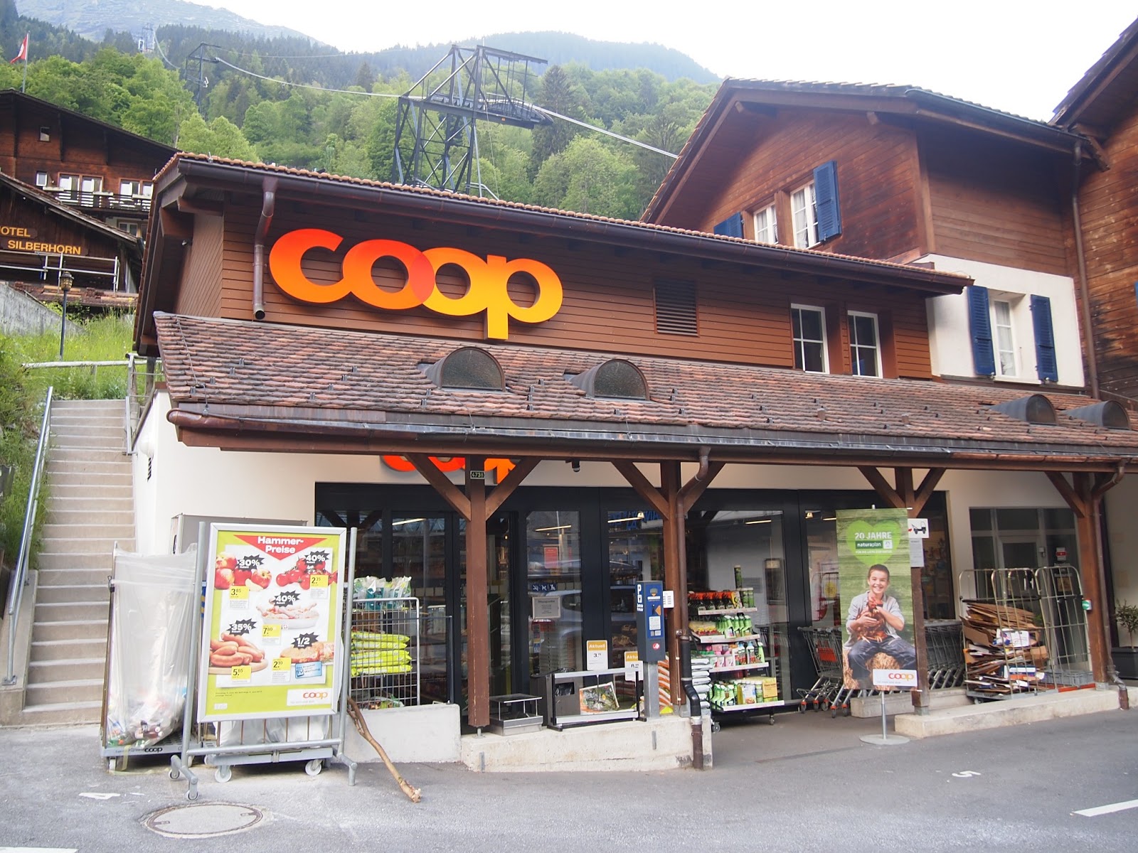 Where is FatBoy ?: Lauterbrunnen - Valley Hostel