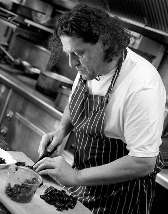 Kee Hua Chee Live! WORLD FAMOUS CHEF MARCO PIERRE WHITE TO HEAD THIS