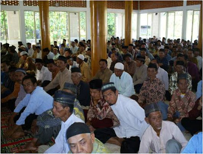 DANRAMIL -15/GEMOLONG MENGHADIRI HALAL BIHALAL KELG. BESAR KBIH YASIN DANRAMIL -15/GEMOLONG MENGHADIRI HALAL BIHALAL KELG. BESAR KBIH YASIN