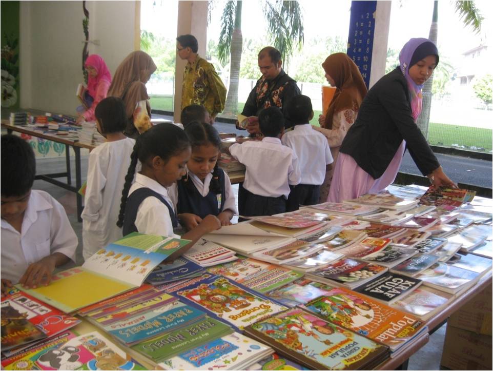 Pusat Sumber Avicennia Aktiviti Jejak Maklumat Kelab Pss Smk Matang Anjur Jejak Buku