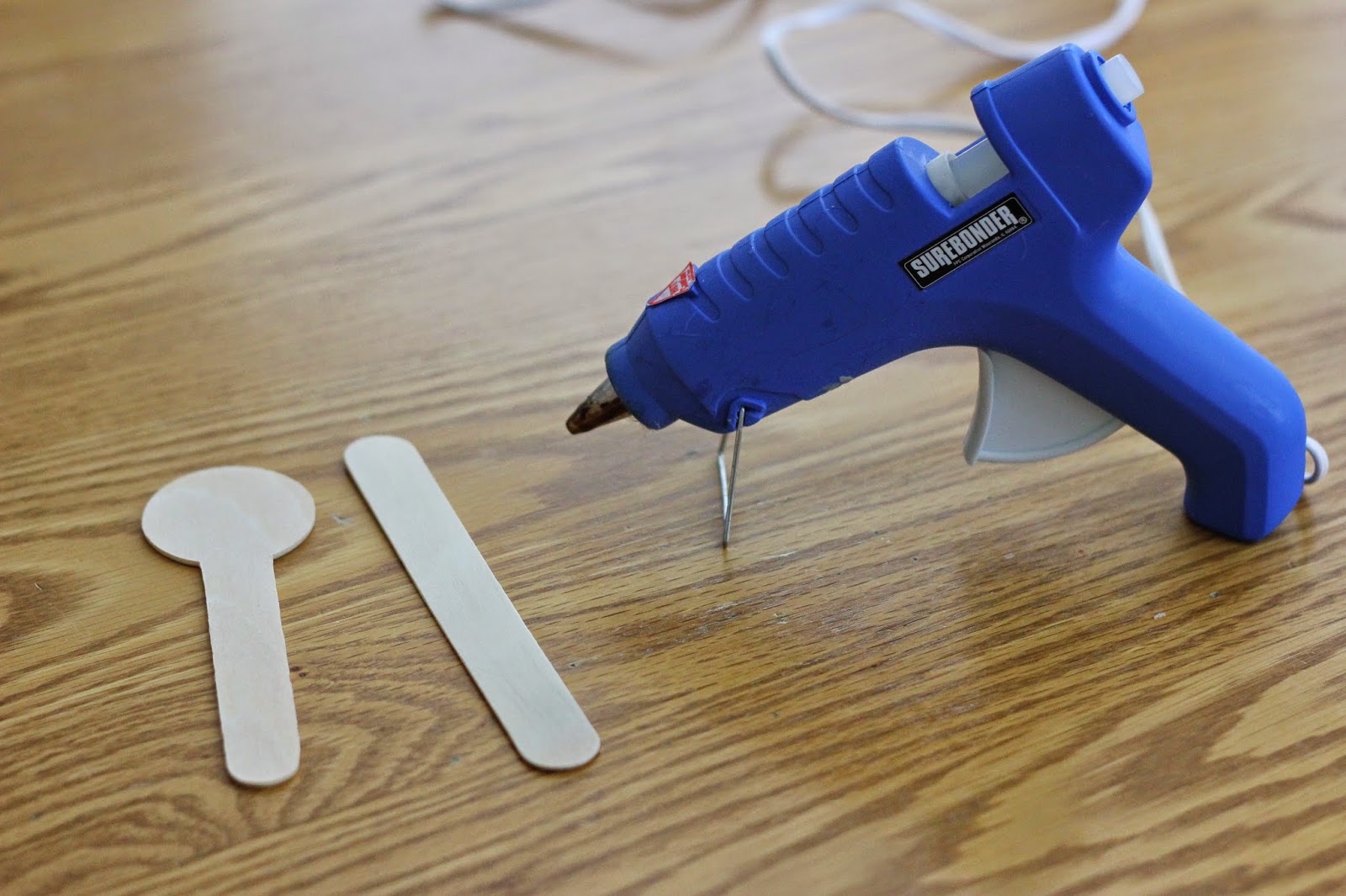 Toddler Approved! Very Hungry Caterpillar Puppet