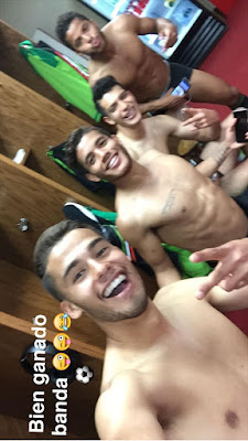 Giovani Dos Santos en boxers