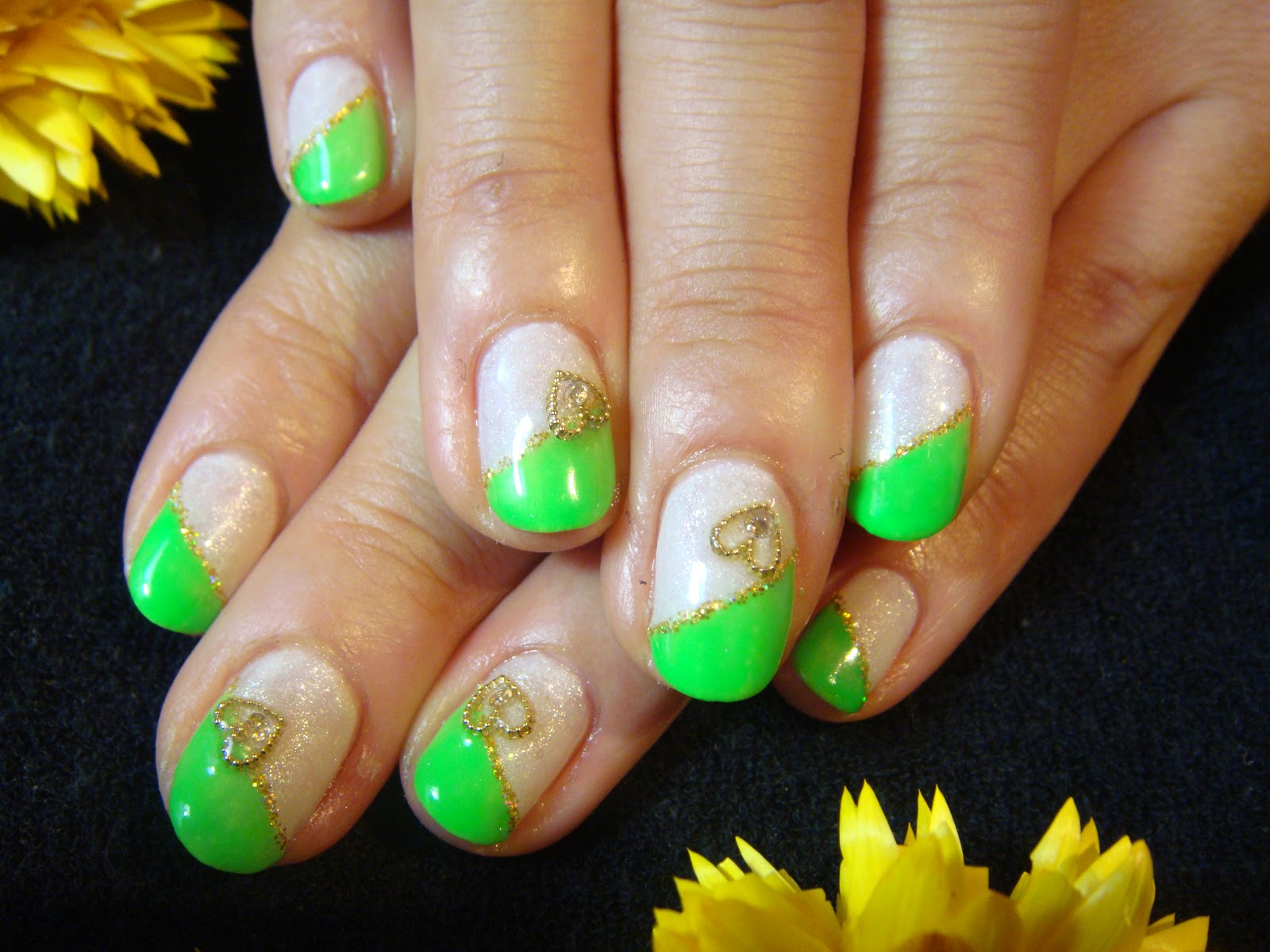 Nail School Salon Nail Cafe H 蛍光グリーンがやってくる