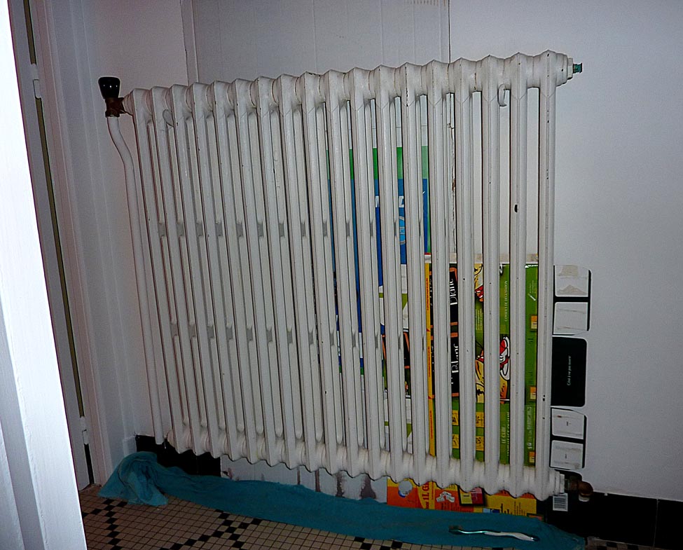 Living the life in SaintAignan Painting radiators