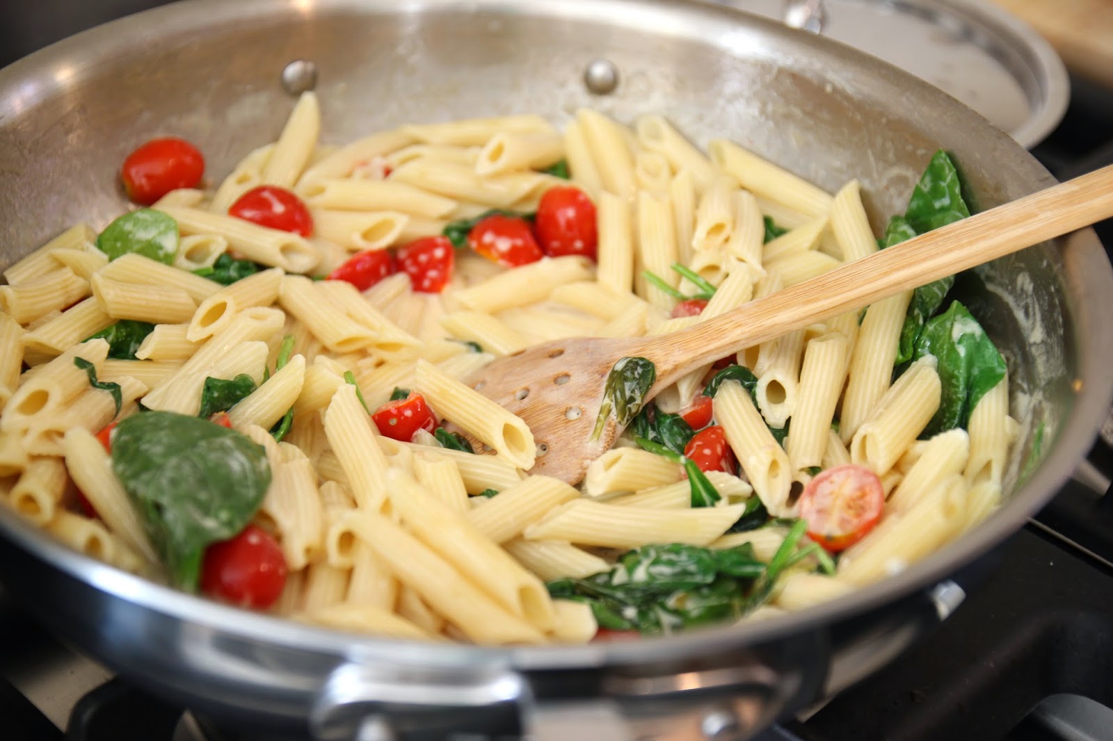 Jenny Steffens Hobick Penne with Grilled Chicken, Spinach & Cherry