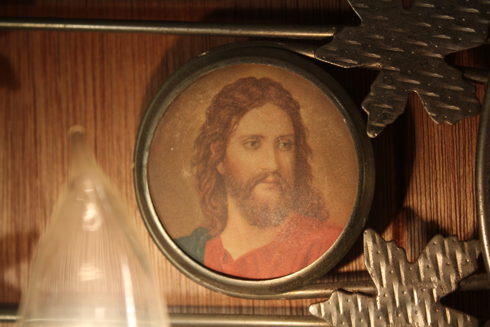 junksnotjunk Vintage Jesus Cross Clock/Light