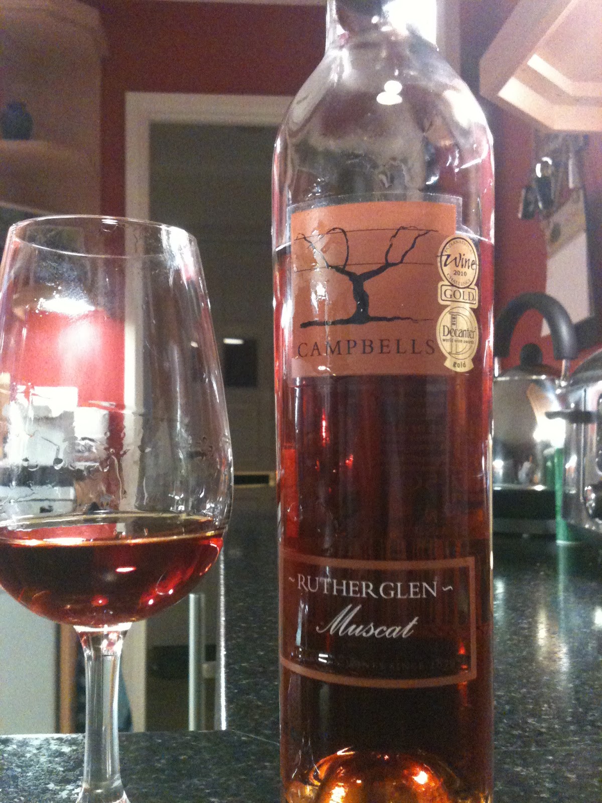 Tipple Tips Wine 23 Rutherglen Muscat (Sweet/Australia)