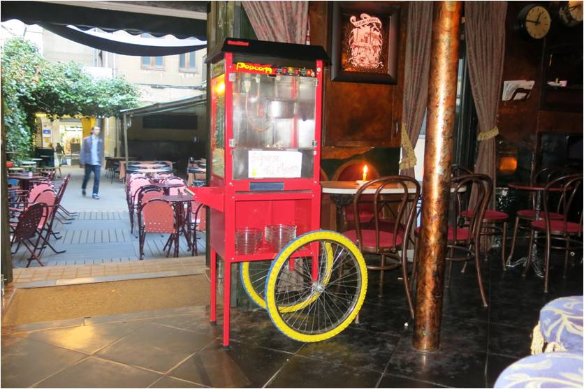 Casinha colorida A Série Lugares Secretos que Indico vai ao Bar