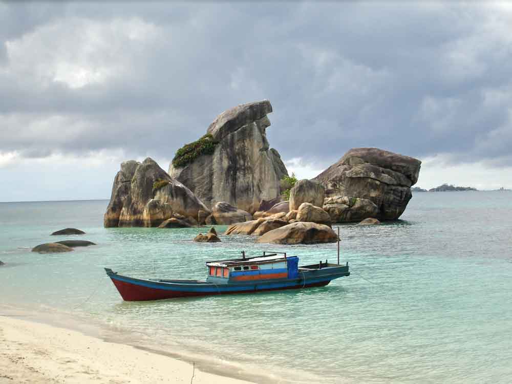 Hari Kedua: Island Tour / Full day