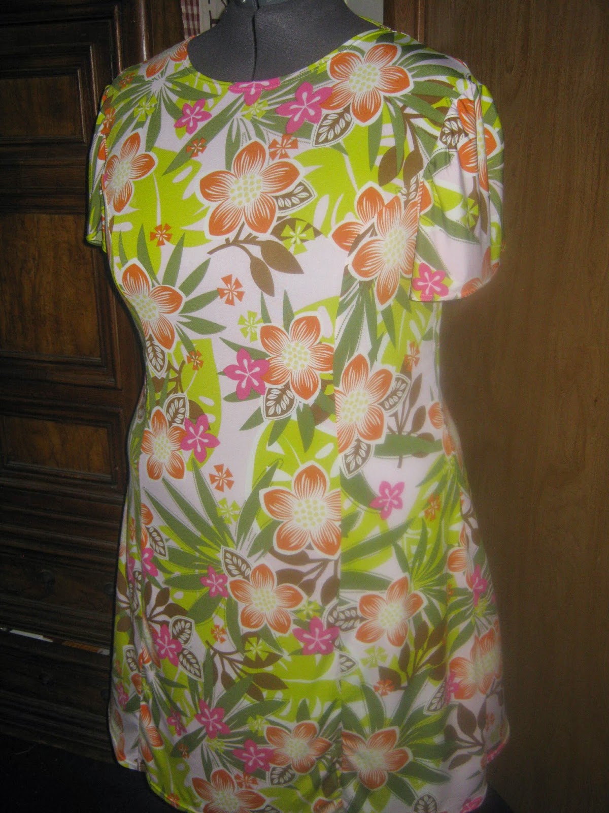 Simplicity 7243 Dress Pattern www.sewplus.blogspot.com Simplicity 7243 Dress Pattern www.sewplus.blogspot.com
