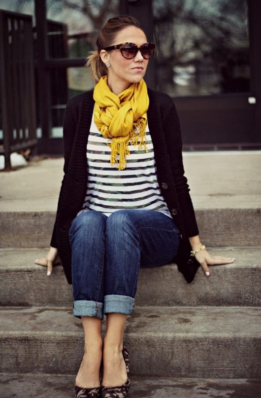 nice yellow scarf outfit
8