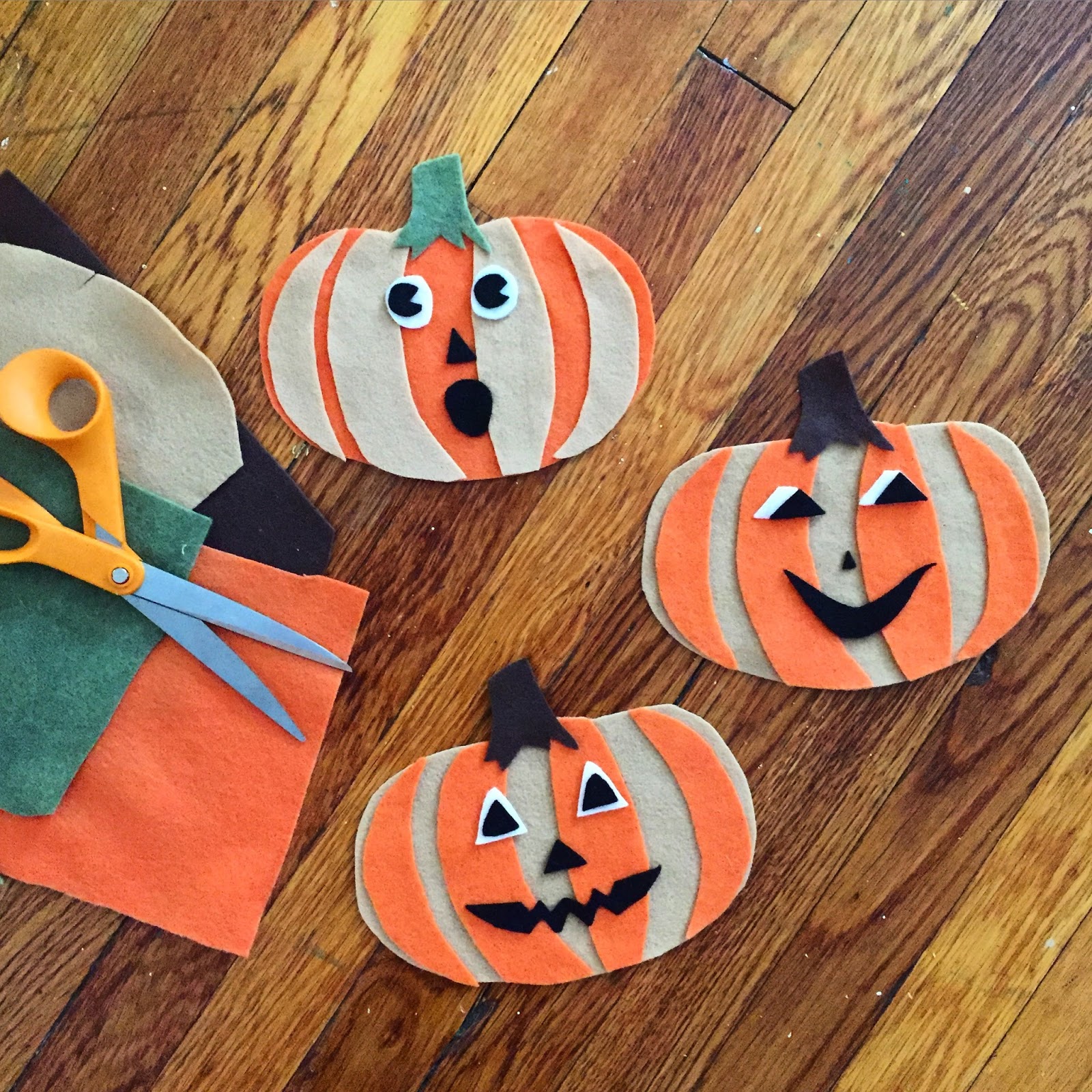 Crafty Lumberjacks Vintage felt pumpkins.