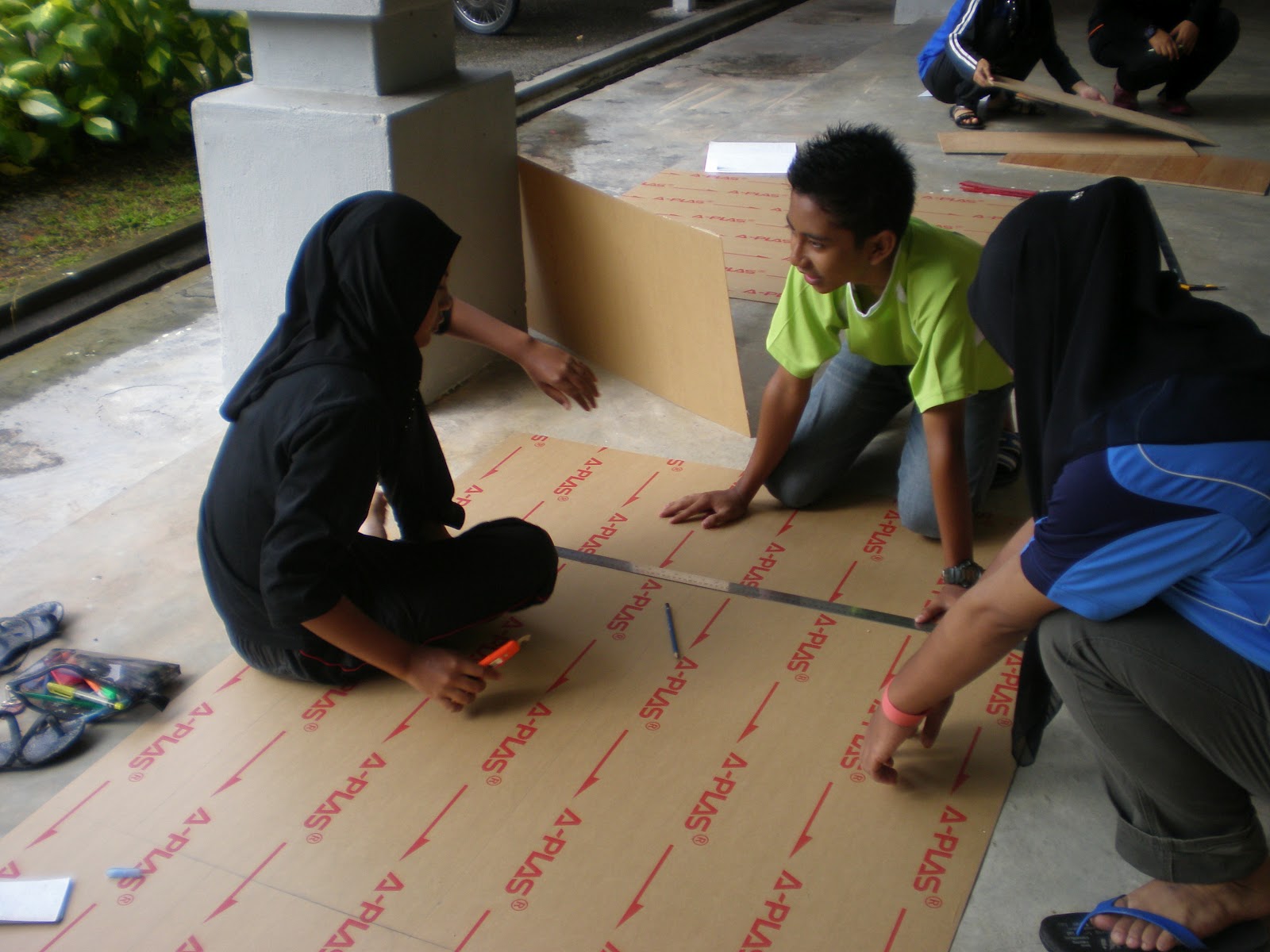 Pisau Pemotong Perspek