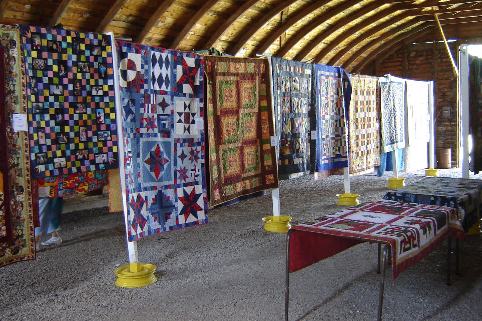 Outdoor Quilt Show at Country Creations