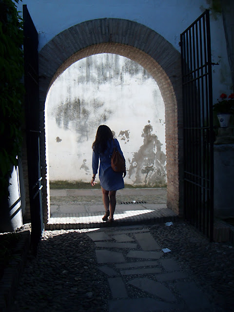 ´mujer-en-las-calles-de-cordoba